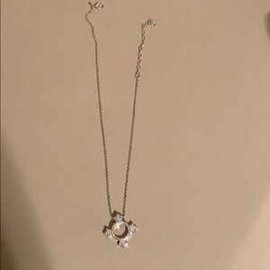Circle necklace with 4 points